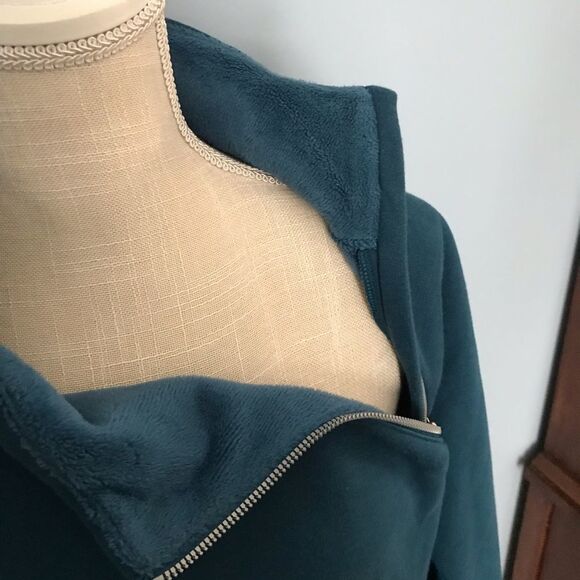 Athleta Cozy Karma Asymmetrical Pullover Size 1X Dark Teal - Fleece lined - Picture 3 of 9
